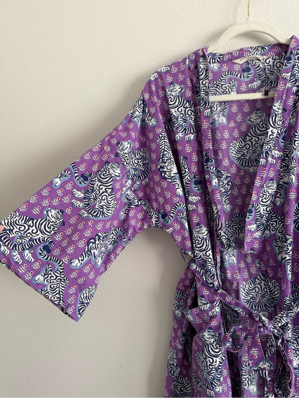 PRINTFRESH Tiger Queen Robe size Small/medium in violet - Picture 6 of 9